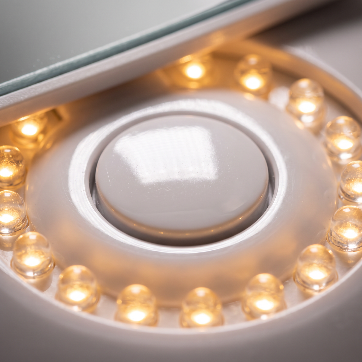 GlowView™ – Rechargeable LED Travel Makeup Mirror